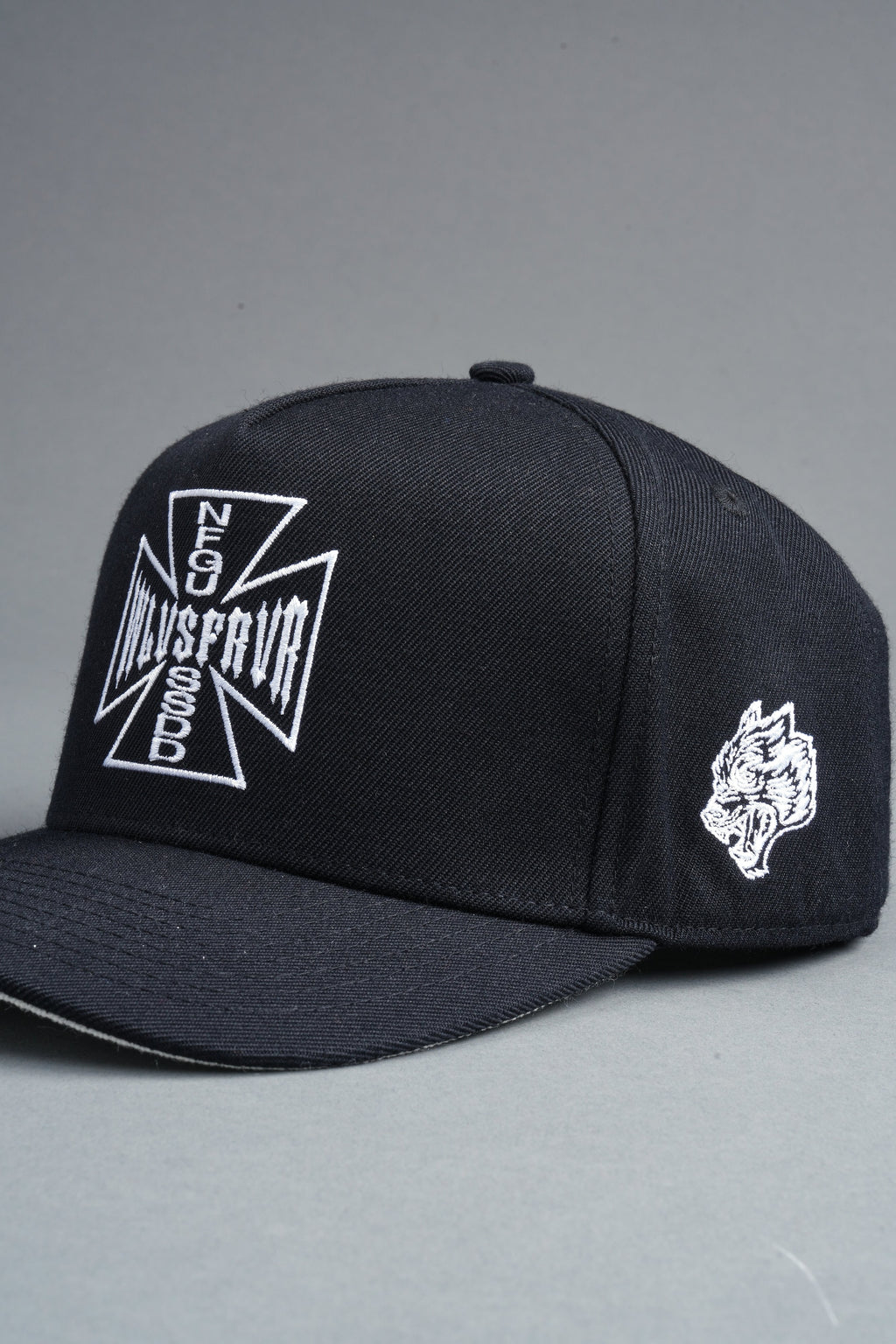 Darc Corazon Snapback In Black
