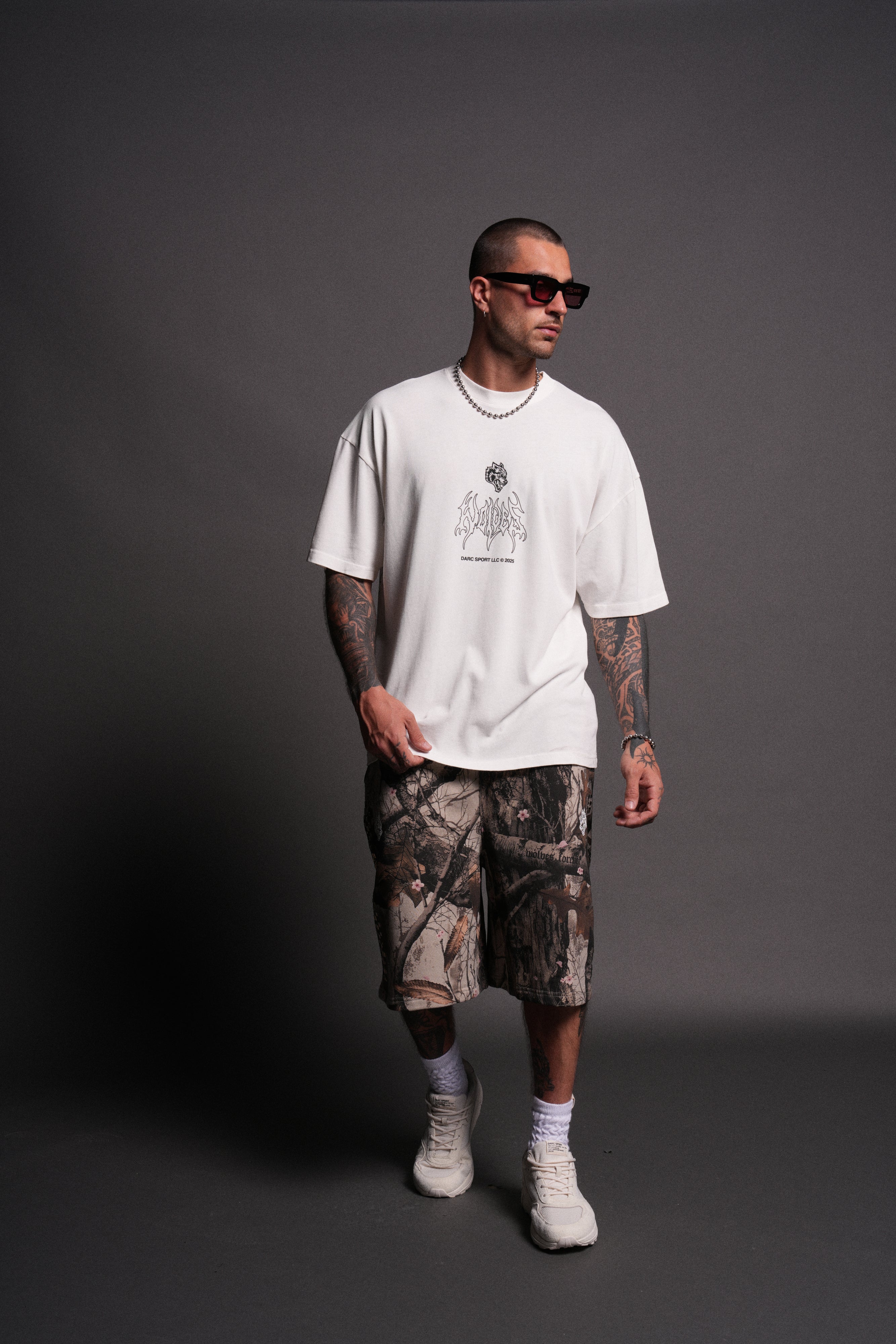 The Champion "Premium" Oversized Tee in Cream — imagem 5