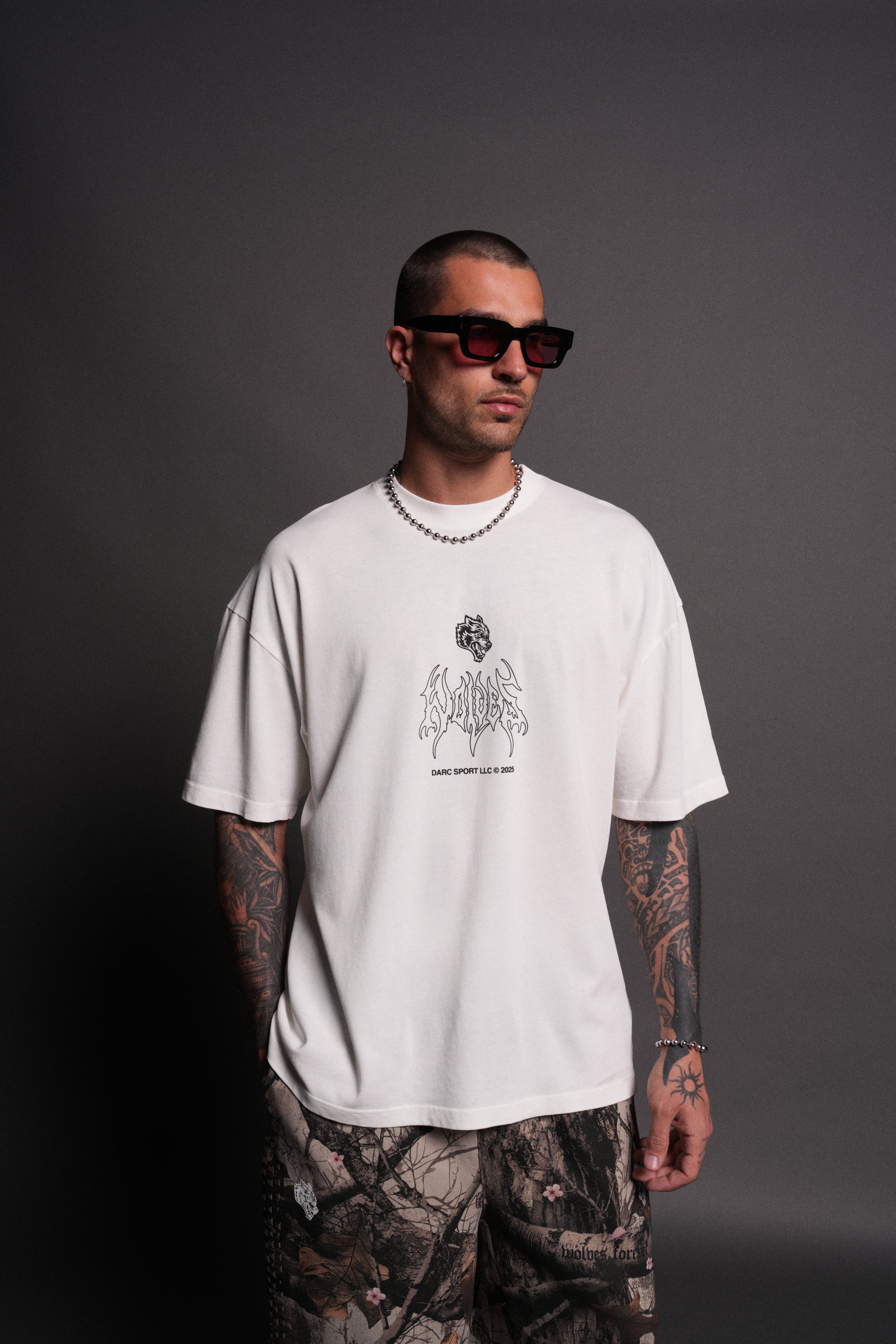 The Champion "Premium" Oversized Tee in Cream — imagem 2