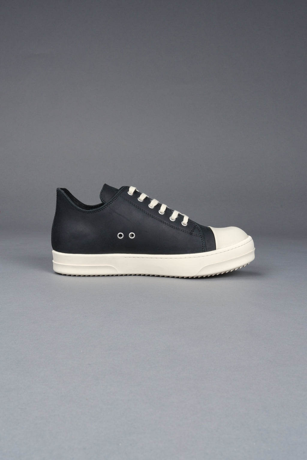 Venice Low Top Shoe in Black/Cream - imagem 6