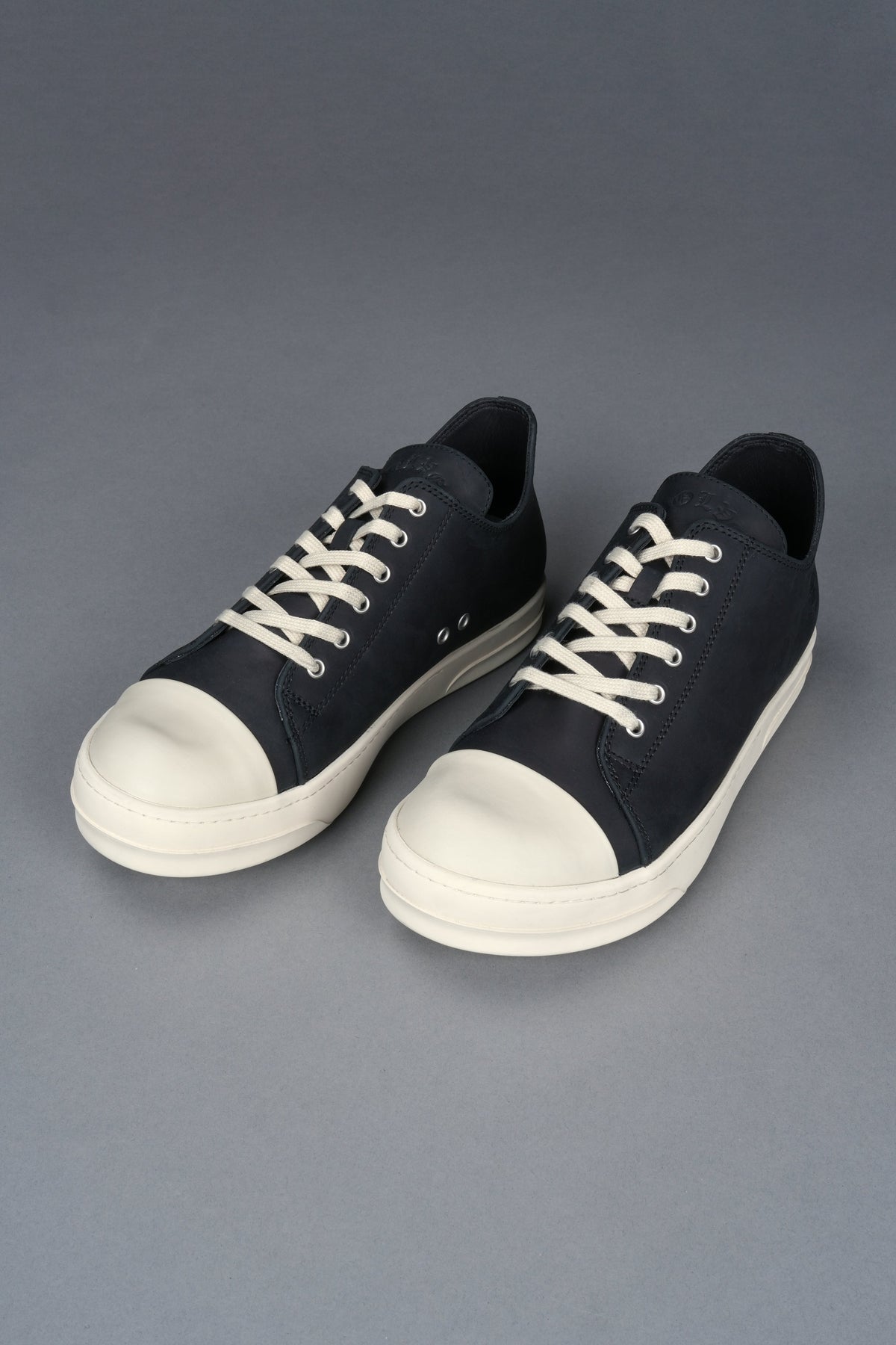 Venice Low Top Shoe in Black/Cream - imagem 7