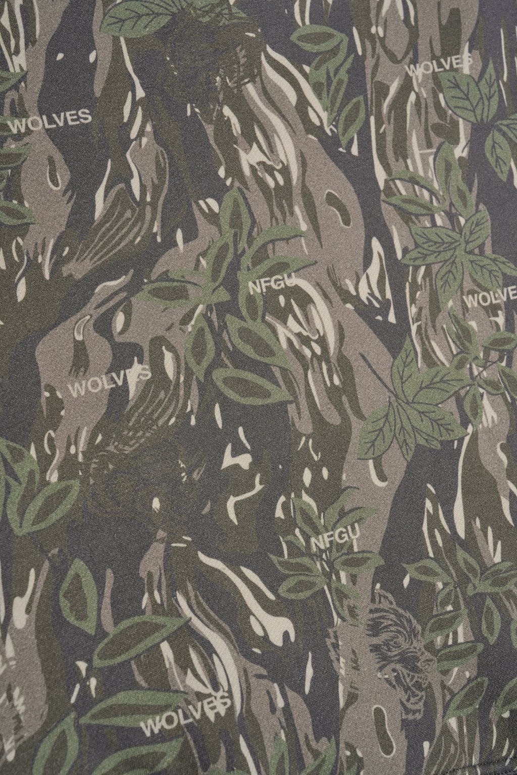 Only Loyalty Box Cut "Pierce" Hoodie in Norse Camo — imagem 13