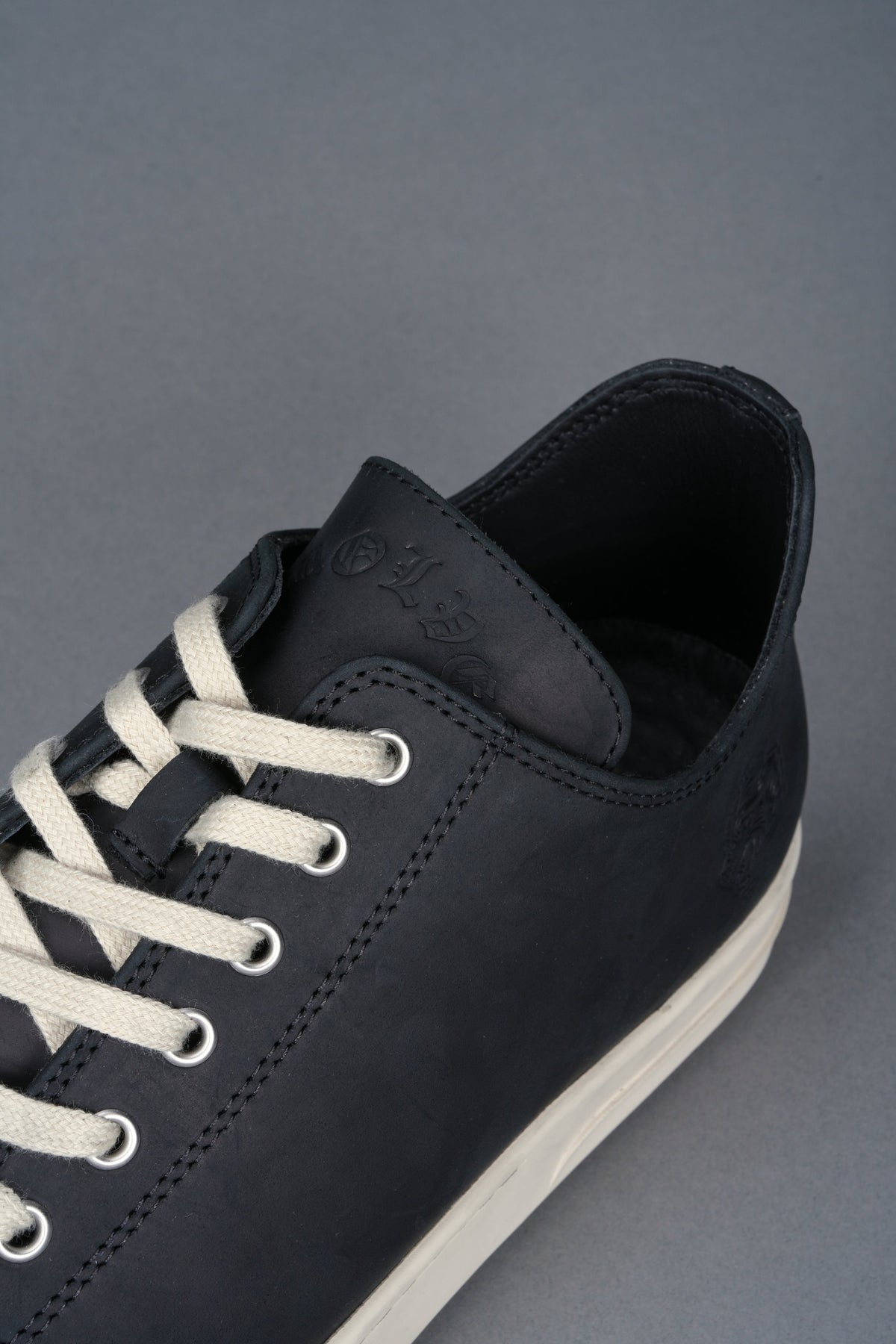 Venice Low Top Shoe in Black/Cream - imagem 11