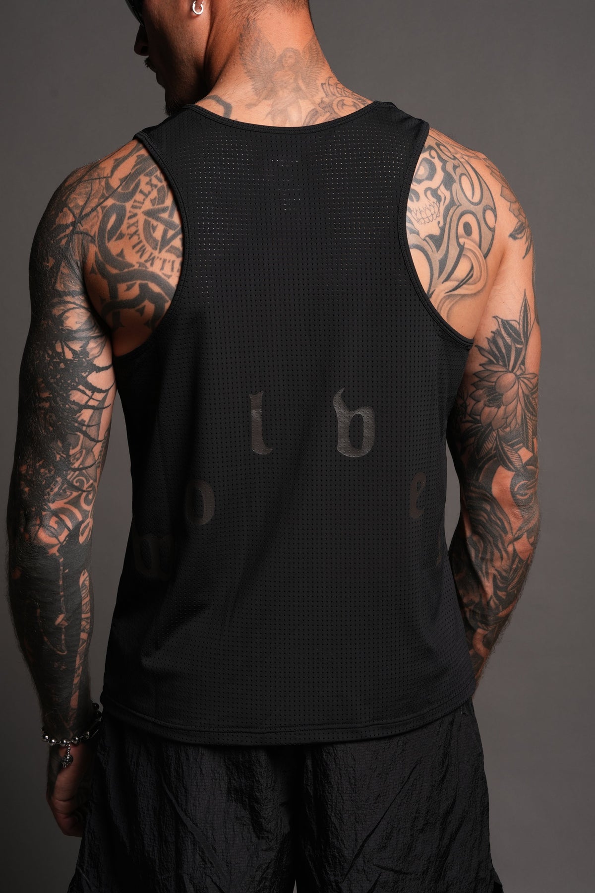 Pyramid V3 Rocky Running Tank In Black - imagem 8