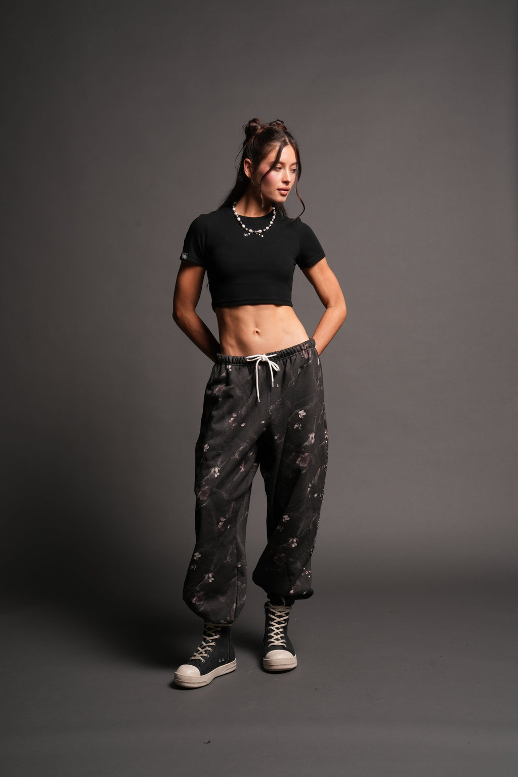 She Pyramid  Ribbed Baby Tee In Black — imagem 3