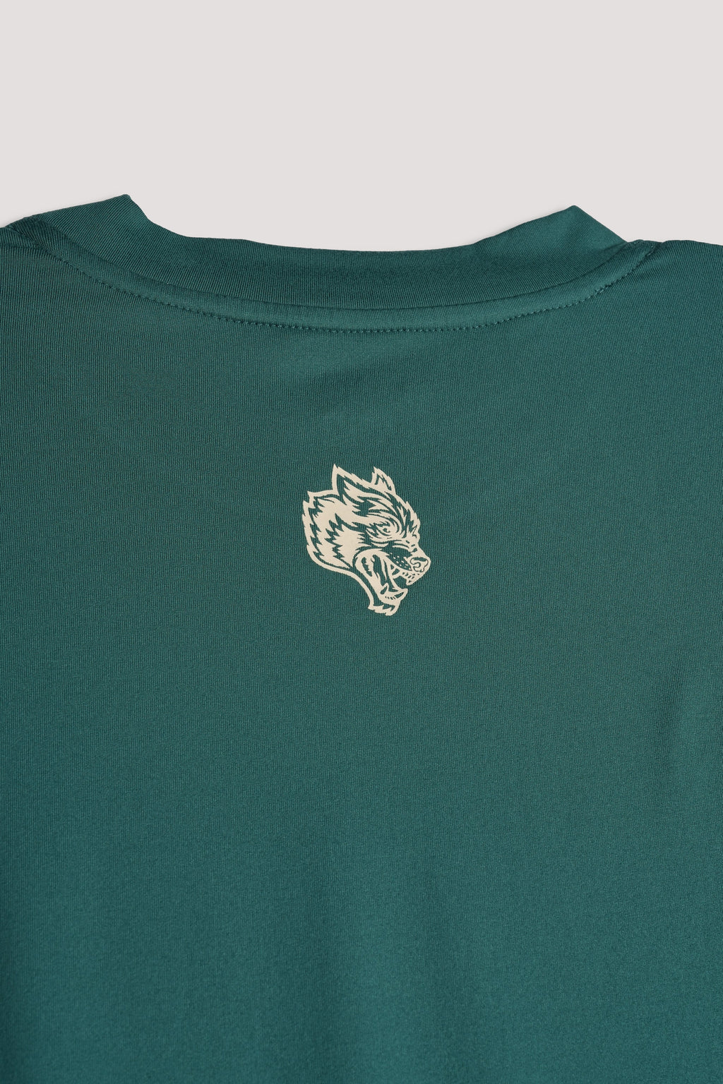 Loyalty Forever "Dry Wolf" Cropped Muscle Tee in Sierra Pine — imagem 10