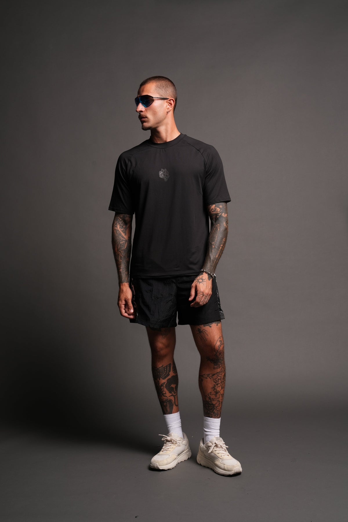 Pyramid V3 Dry Wolf Raglan Ss Tee In Black - imagem 5