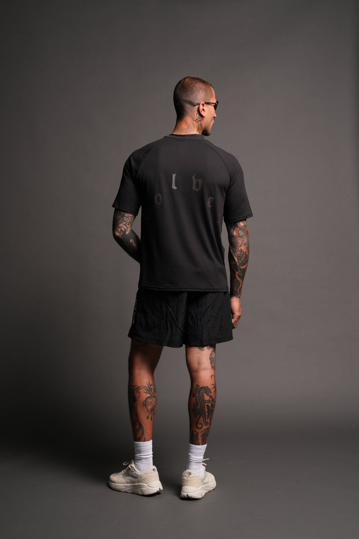 Wlvsfrvr Zdan Shorts In Black - imagem 7