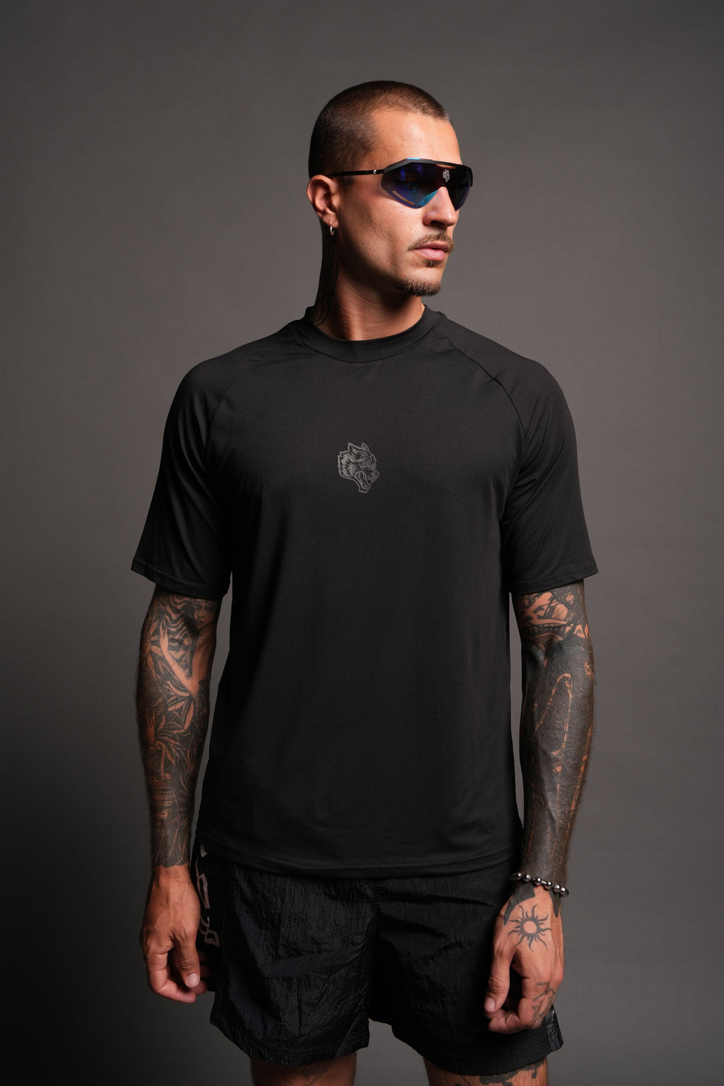 Pyramid V3 Dry Wolf Raglan Ss Tee In Black - imagem 4