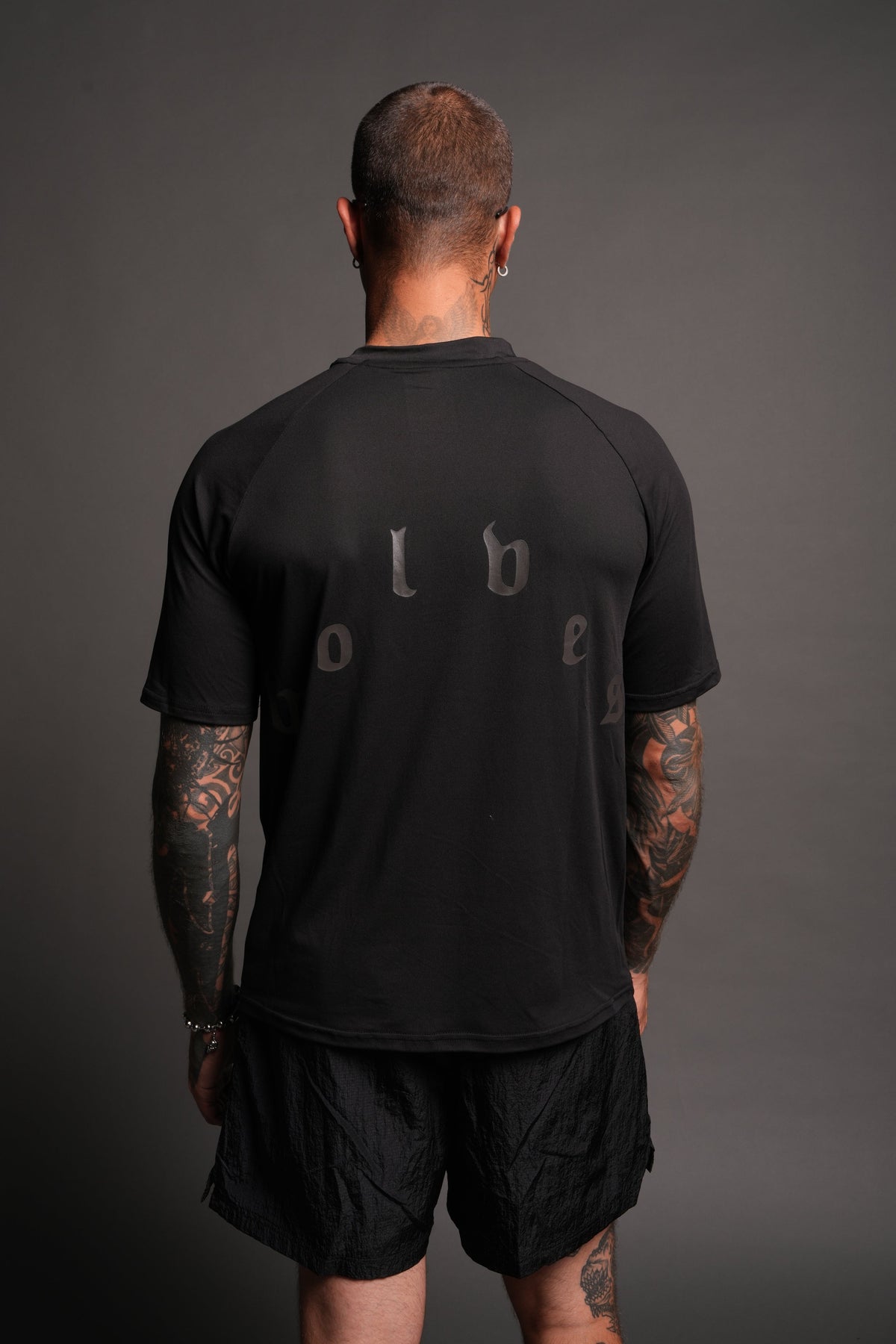 Pyramid V3 Dry Wolf Raglan Ss Tee In Black - imagem 2