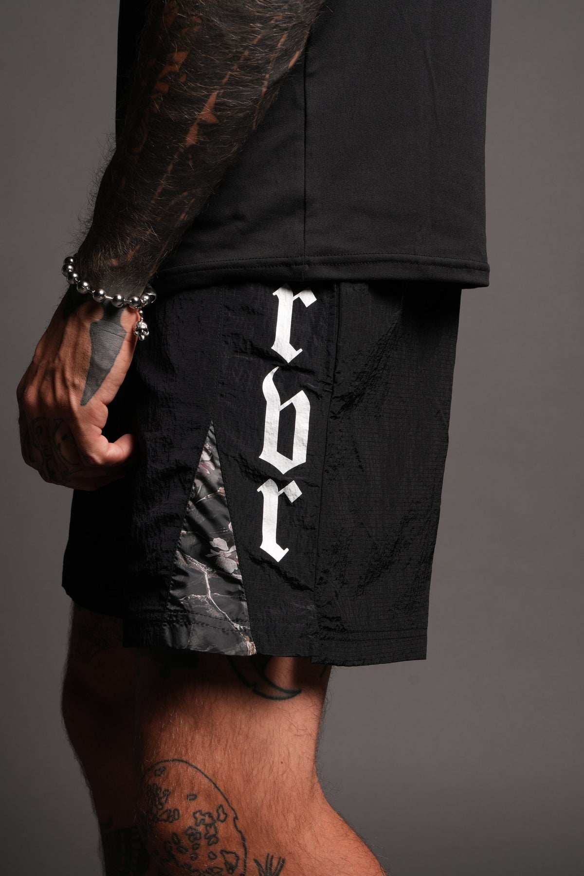 Wlvsfrvr Zdan Shorts In Black - imagem 8