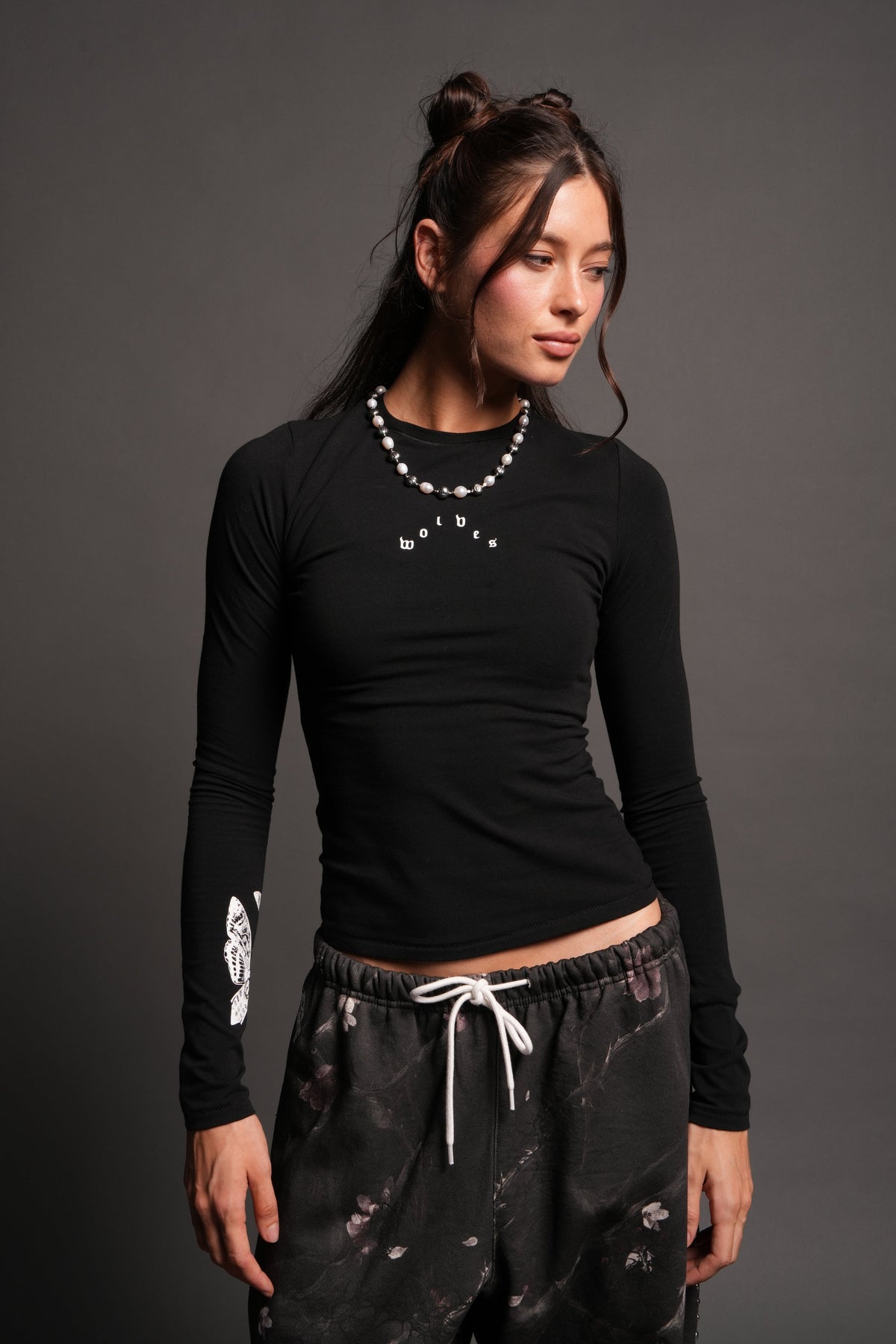 Moth Pyramid Eden Ls Tee In Black - imagem 2