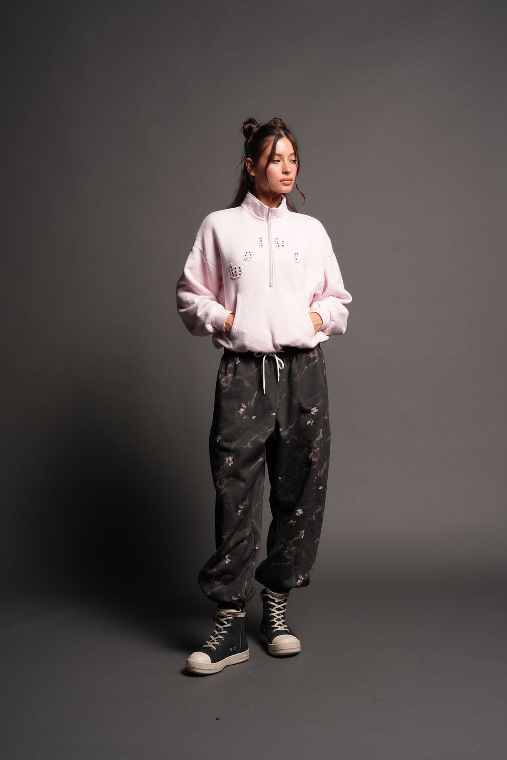 Wolves Heritage Lightweight Lounger Sweat Pants In All Of Us Camo - imagem 3