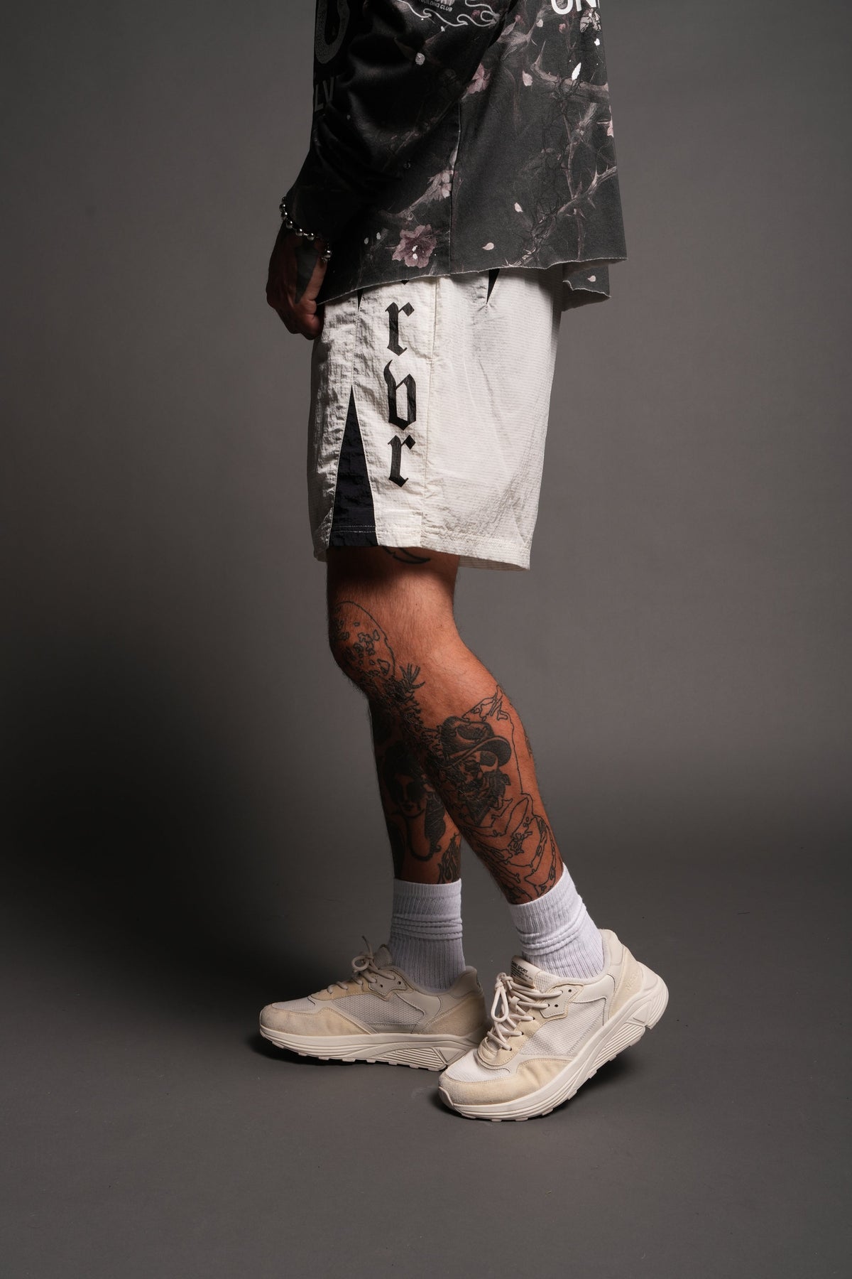 Wlvsfrvr Zdan Shorts In Cream - imagem 4