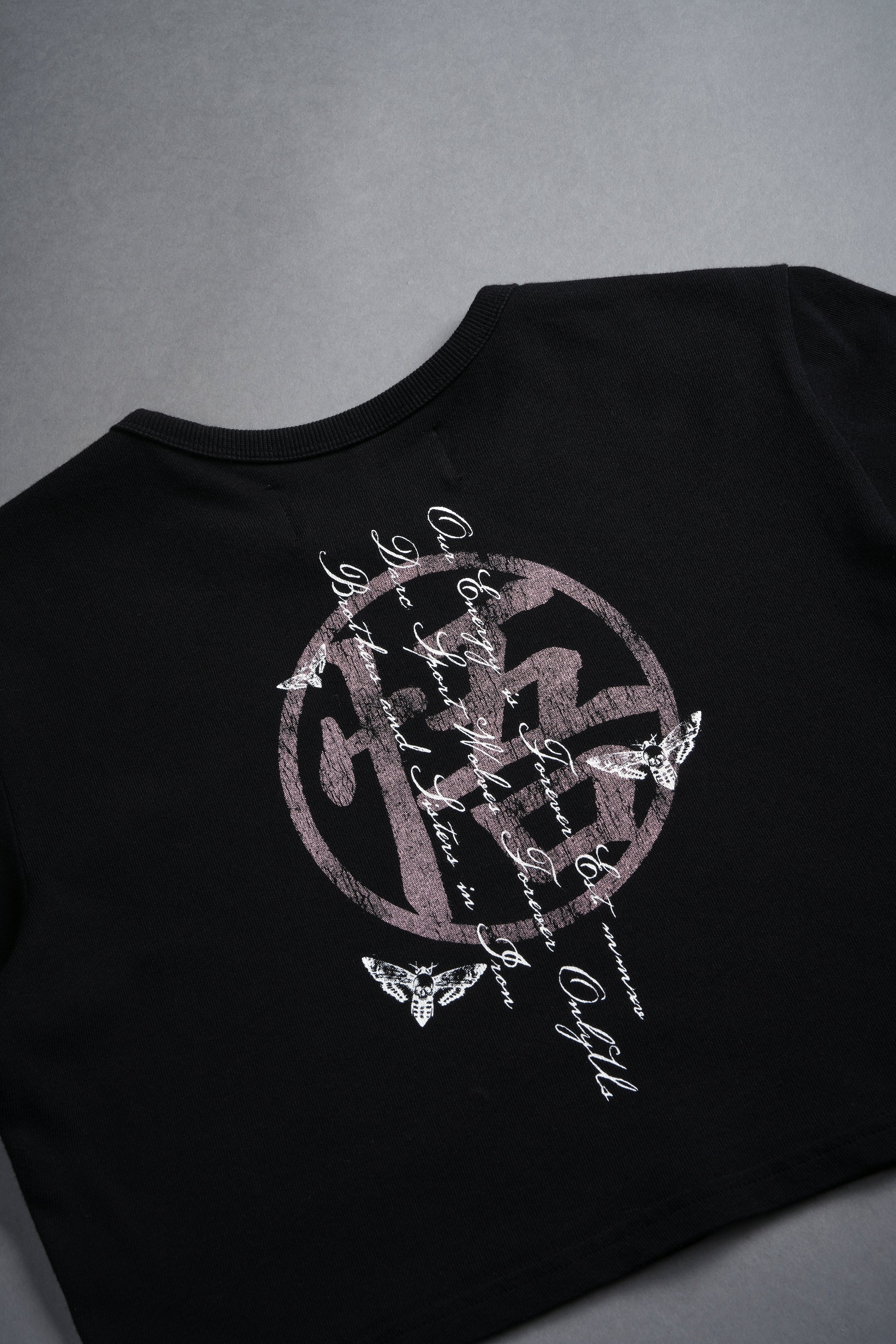 Go Wolves "Timeless" (Cropped) Tee in Black — imagem 5