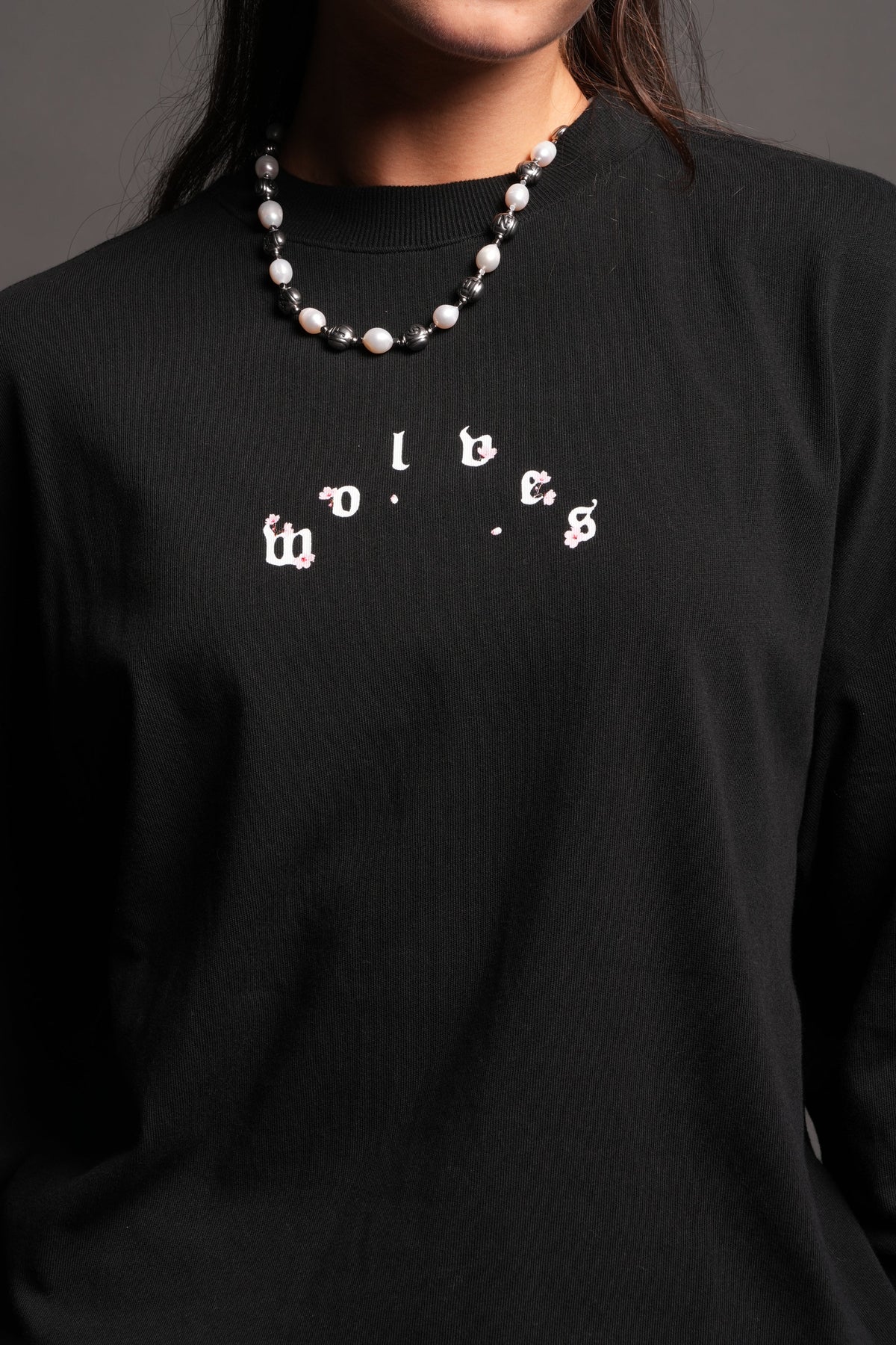 Sakura Pyramid Premium Ls Tee In Black — imagem 5