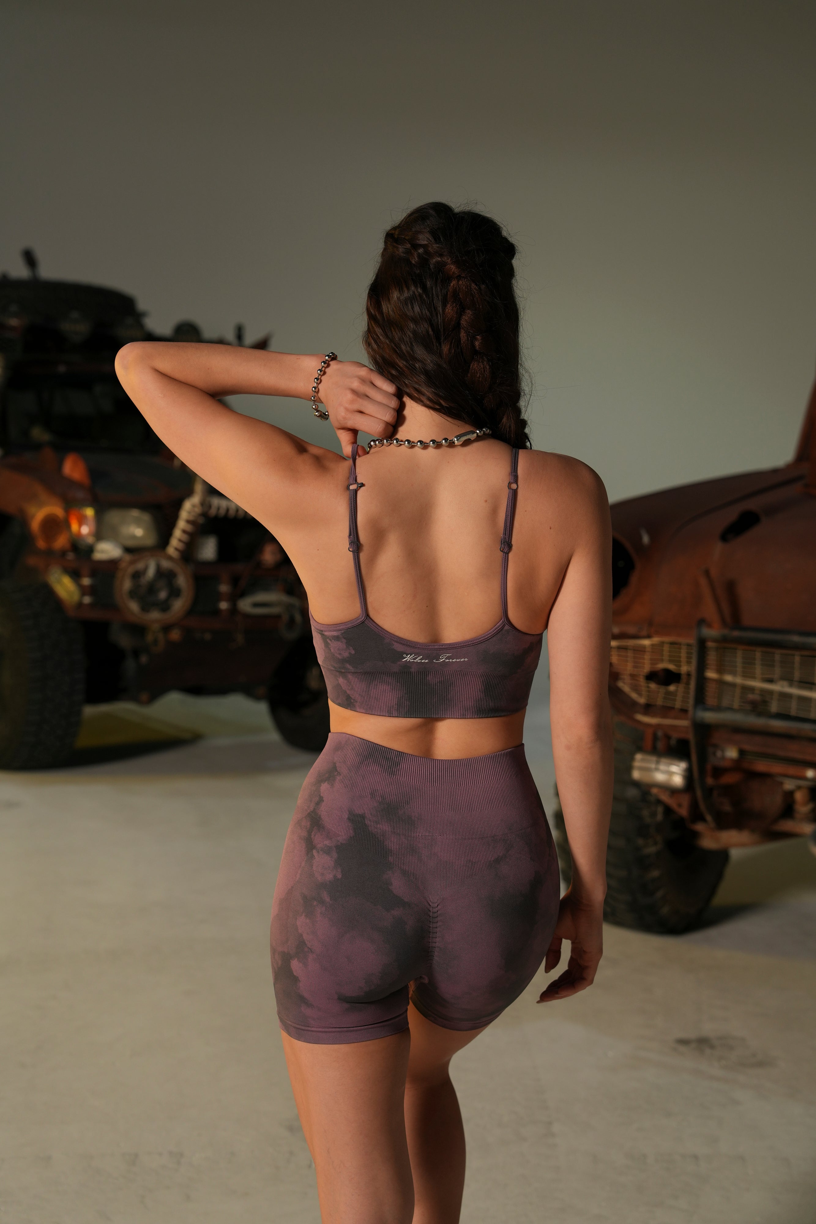 Conquer "Everson Seamless" Sports Bra in Cipher Purple Big Ghost Cloud — imagem 8