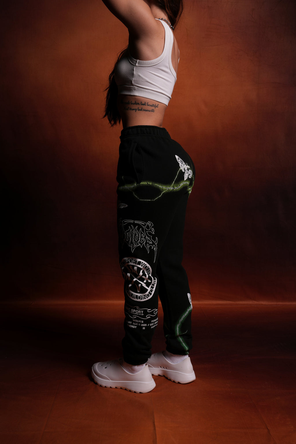 Charged Up She Post Lounge Sweats in Black — imagem 2