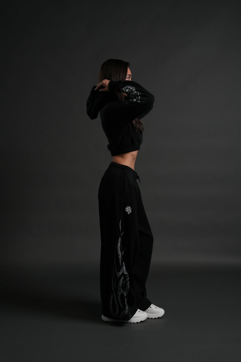 Finite Flame "Rose" She Hoodie in Black Drift Wash — imagem 5