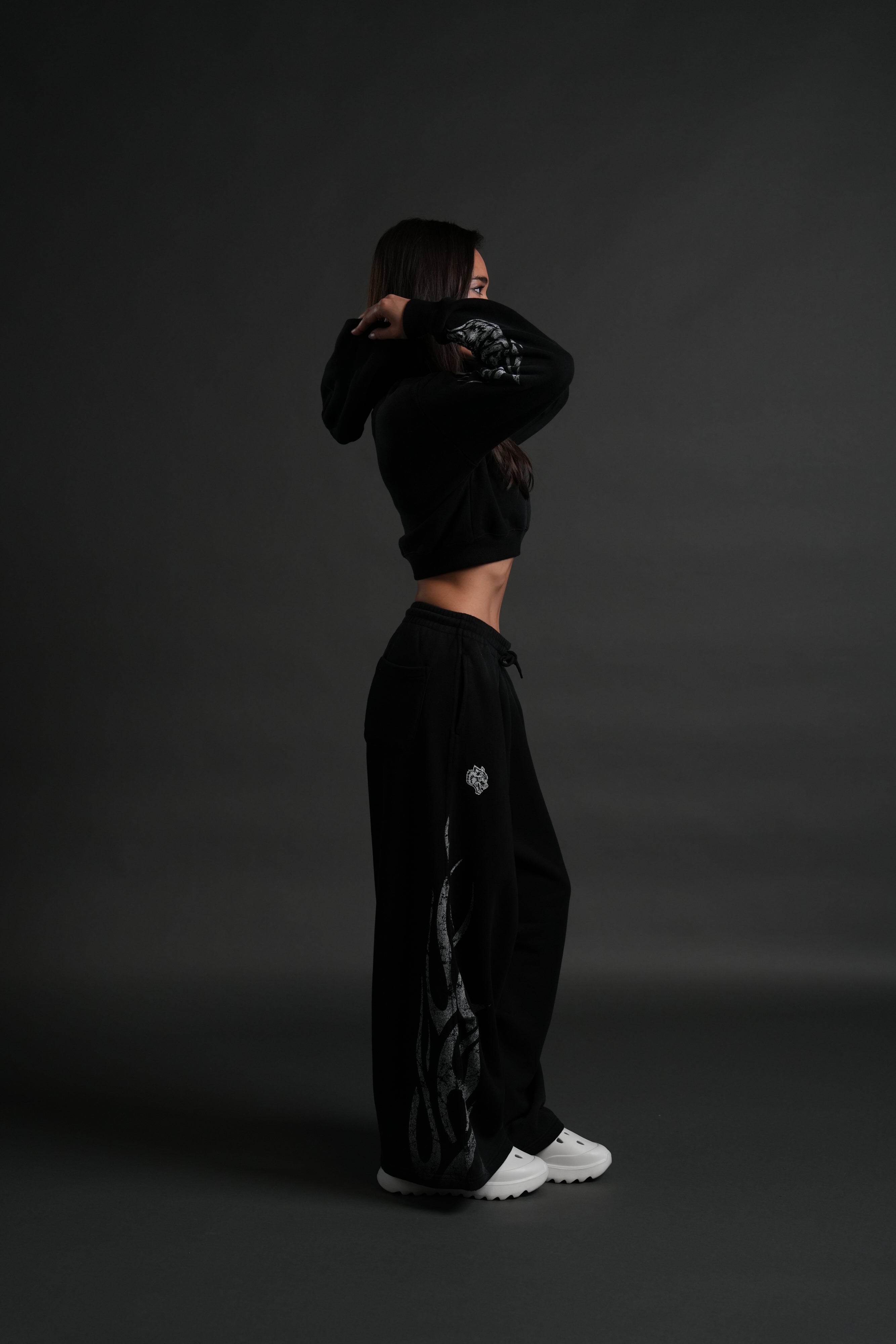 Finite Flame "Rose" She Hoodie in Black Drift Wash — imagem 5