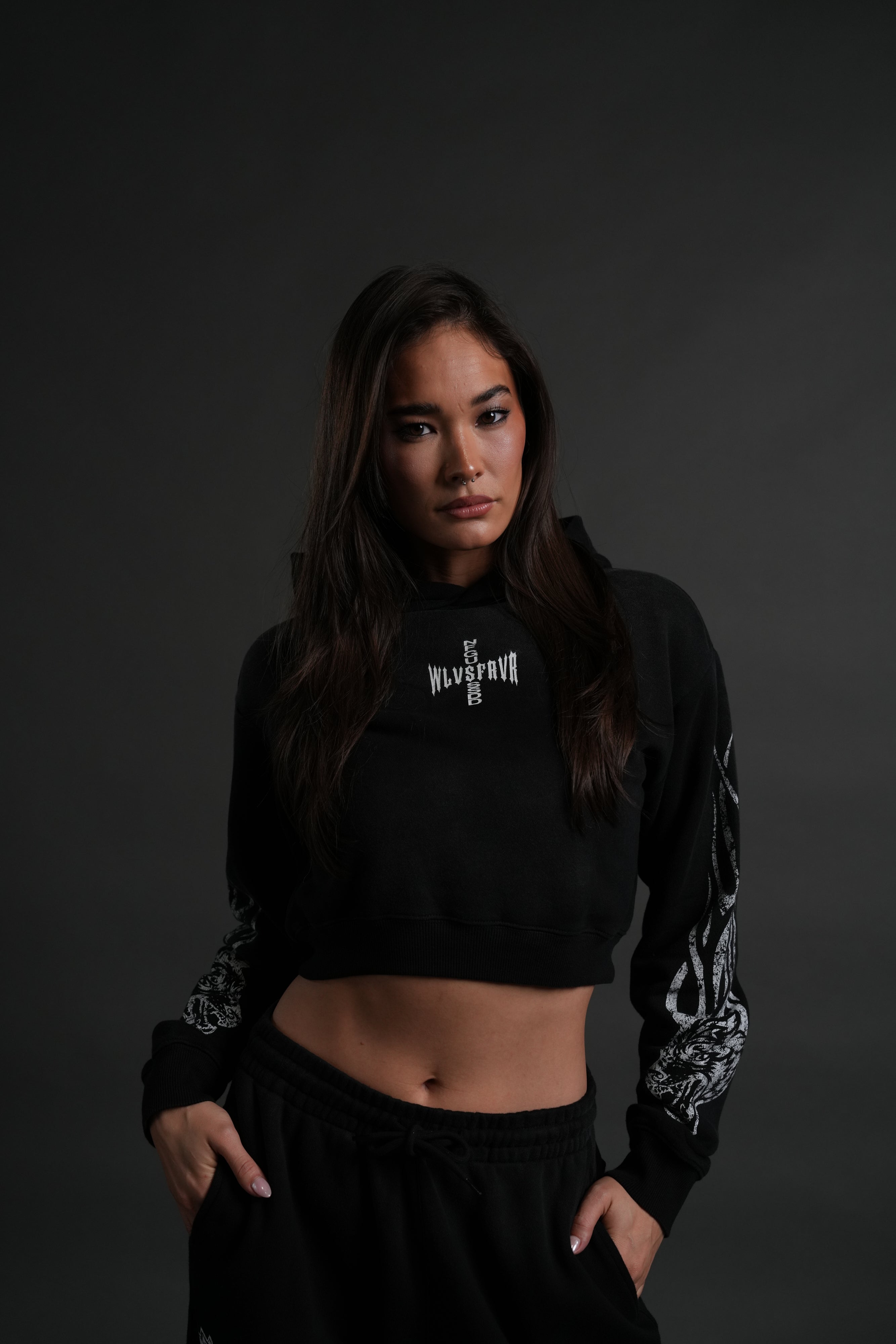 Finite Flame "Rose" She Hoodie in Black Drift Wash — imagem 1