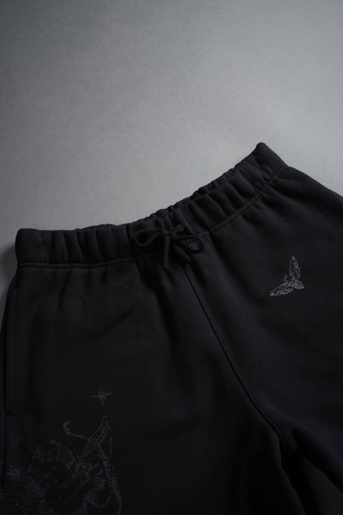 Fallen Cherub Oversized Post Lounge Sweat Shorts in Black - imagem 4
