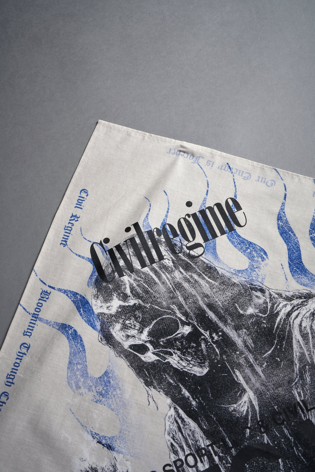Life and Death Bandana in Cream — imagem 4