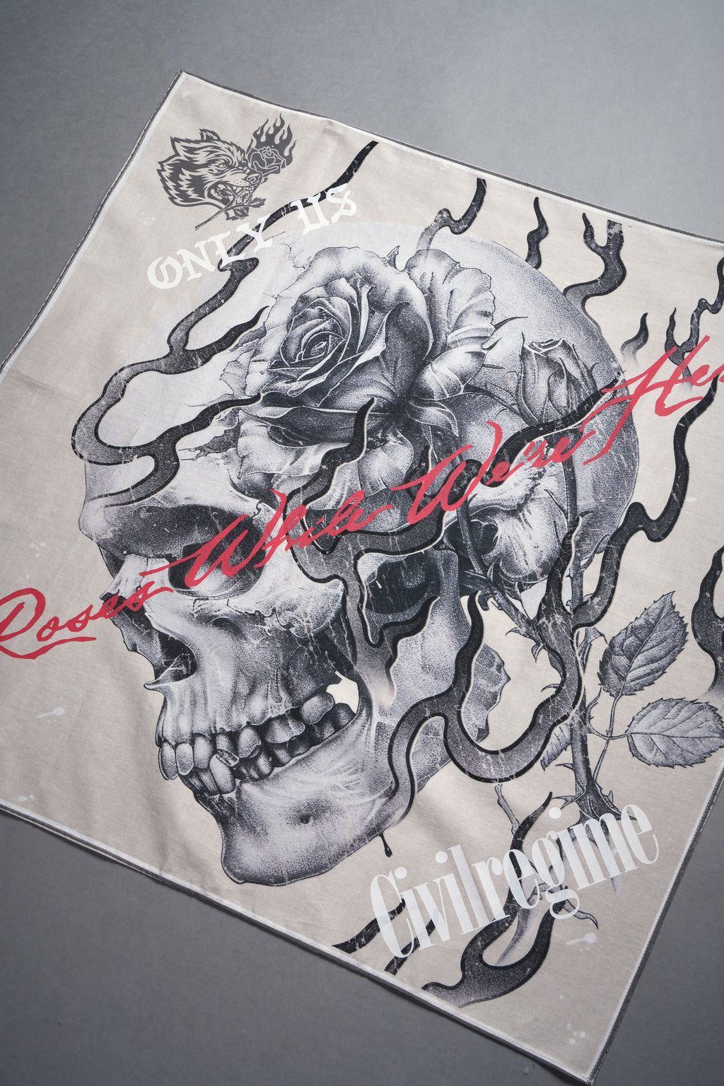 Mori Among Roses Bandana in Cream — imagem 2