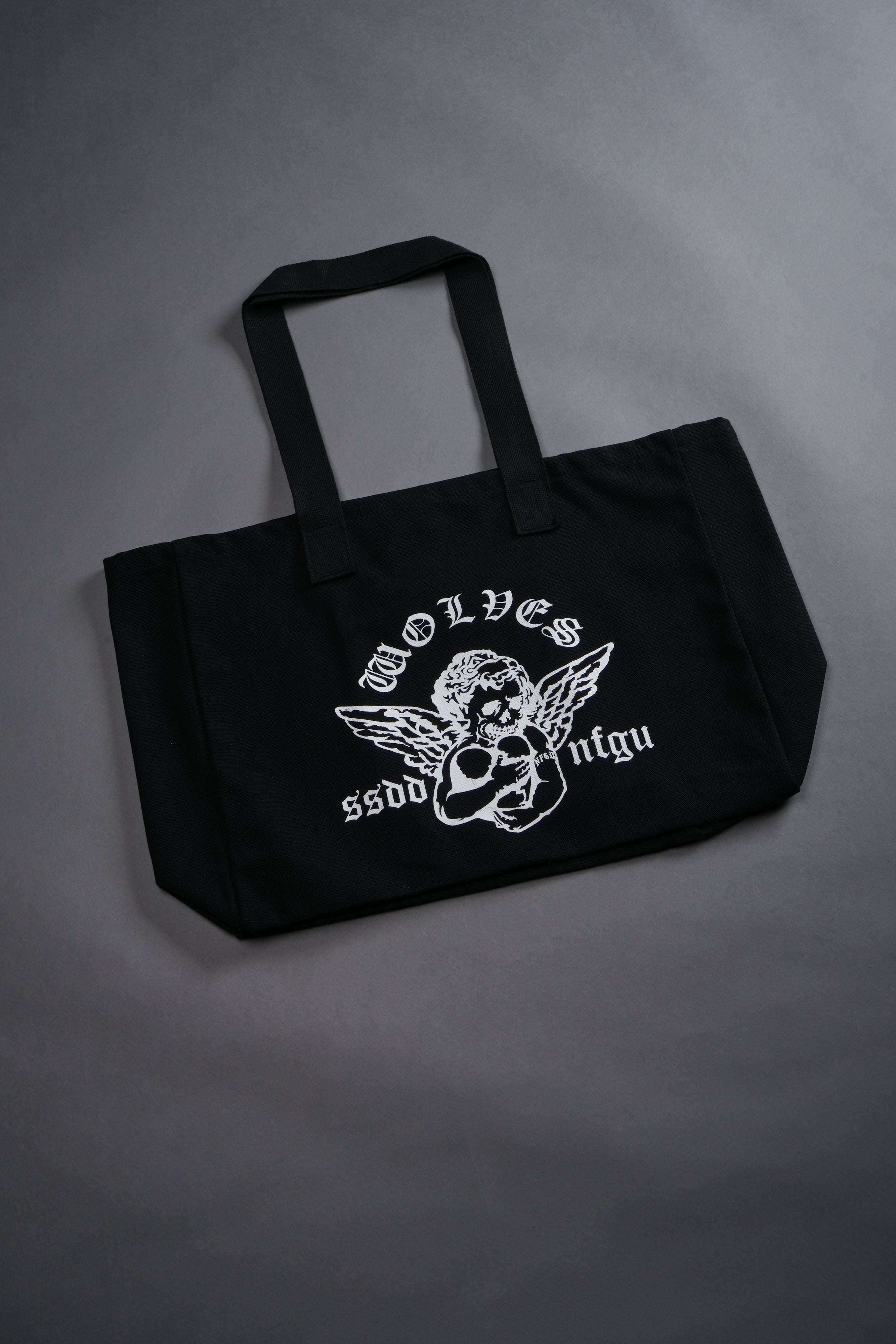 Shielded Heart Canvas Tote Bag in Black — imagem 3