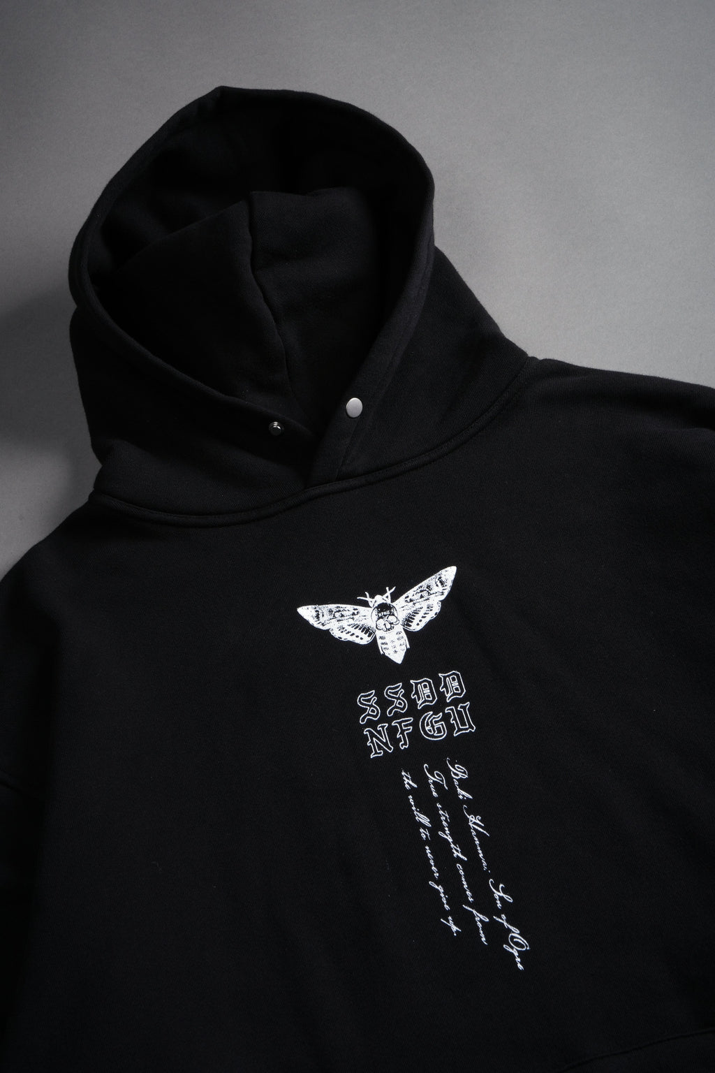 Yujiro Hanma "Pierce" Hoodie in Black — imagem 7
