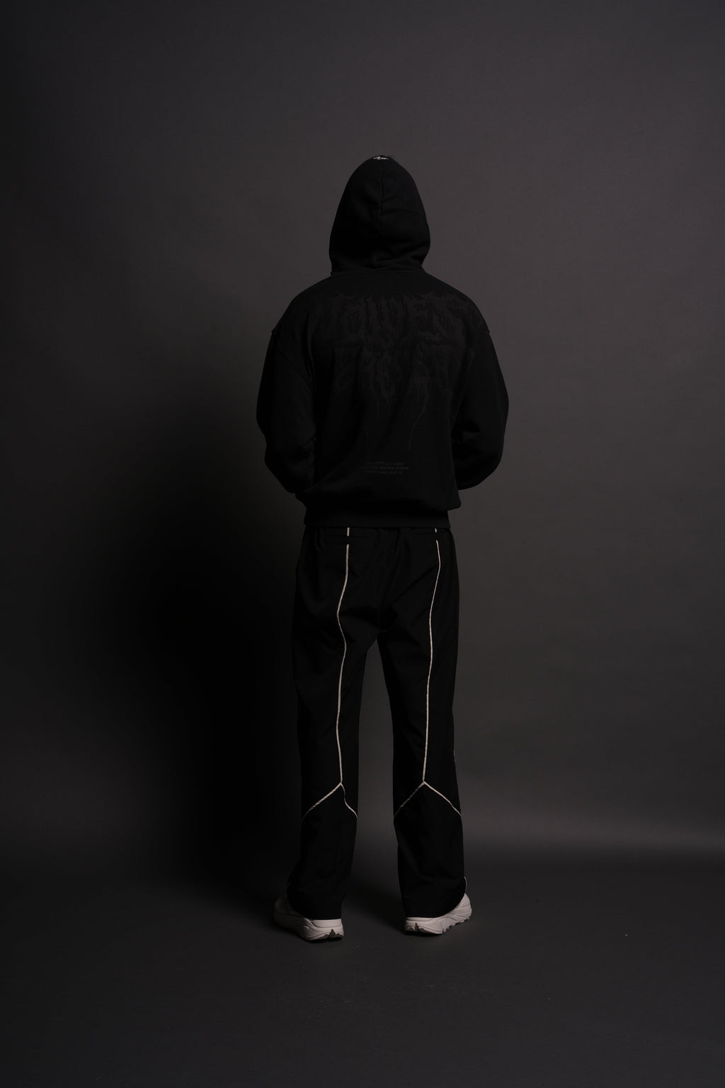 Oni Code "Pierce" Hoodie in Black - imagem 6