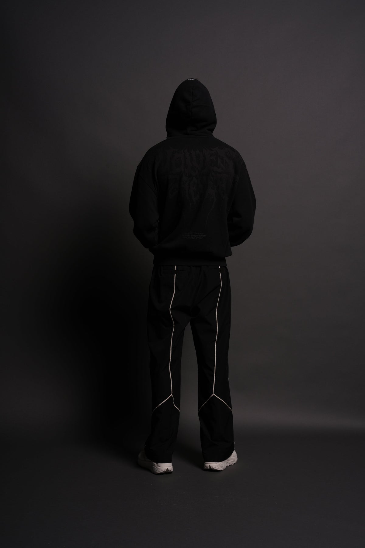 Oni Code "Pierce" Hoodie in Black - imagem 6