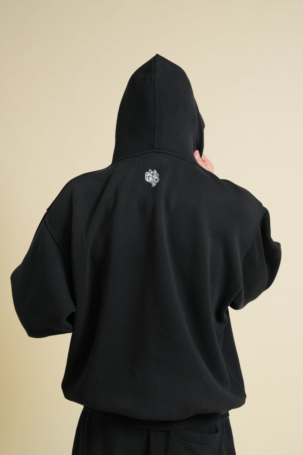 Loyalty Forever "Pierce" Hoodie in Black Sun Fade — imagem 2