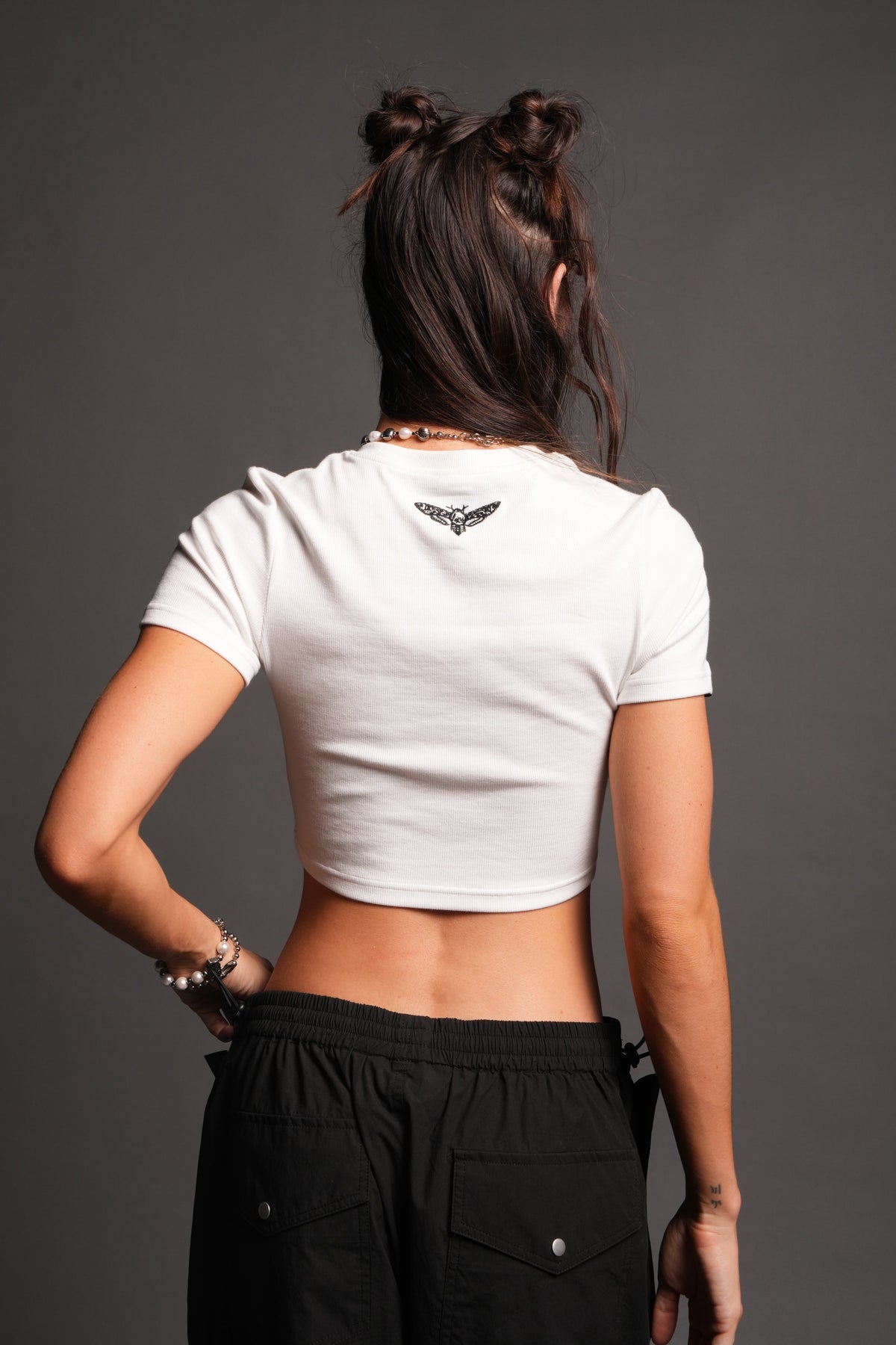 She Pyramid  Ribbed Baby Tee In Stone — imagem 2