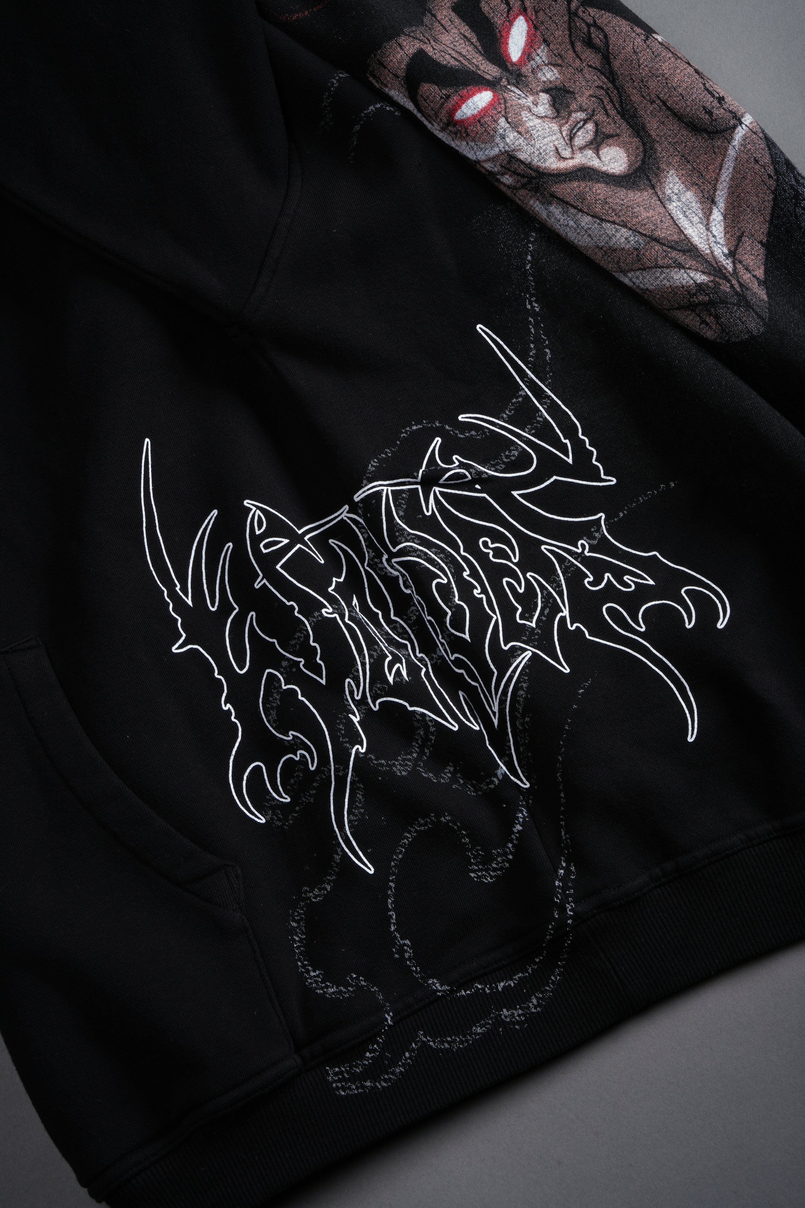 Yujiro Hanma "Pierce" Hoodie in Black — imagem 10