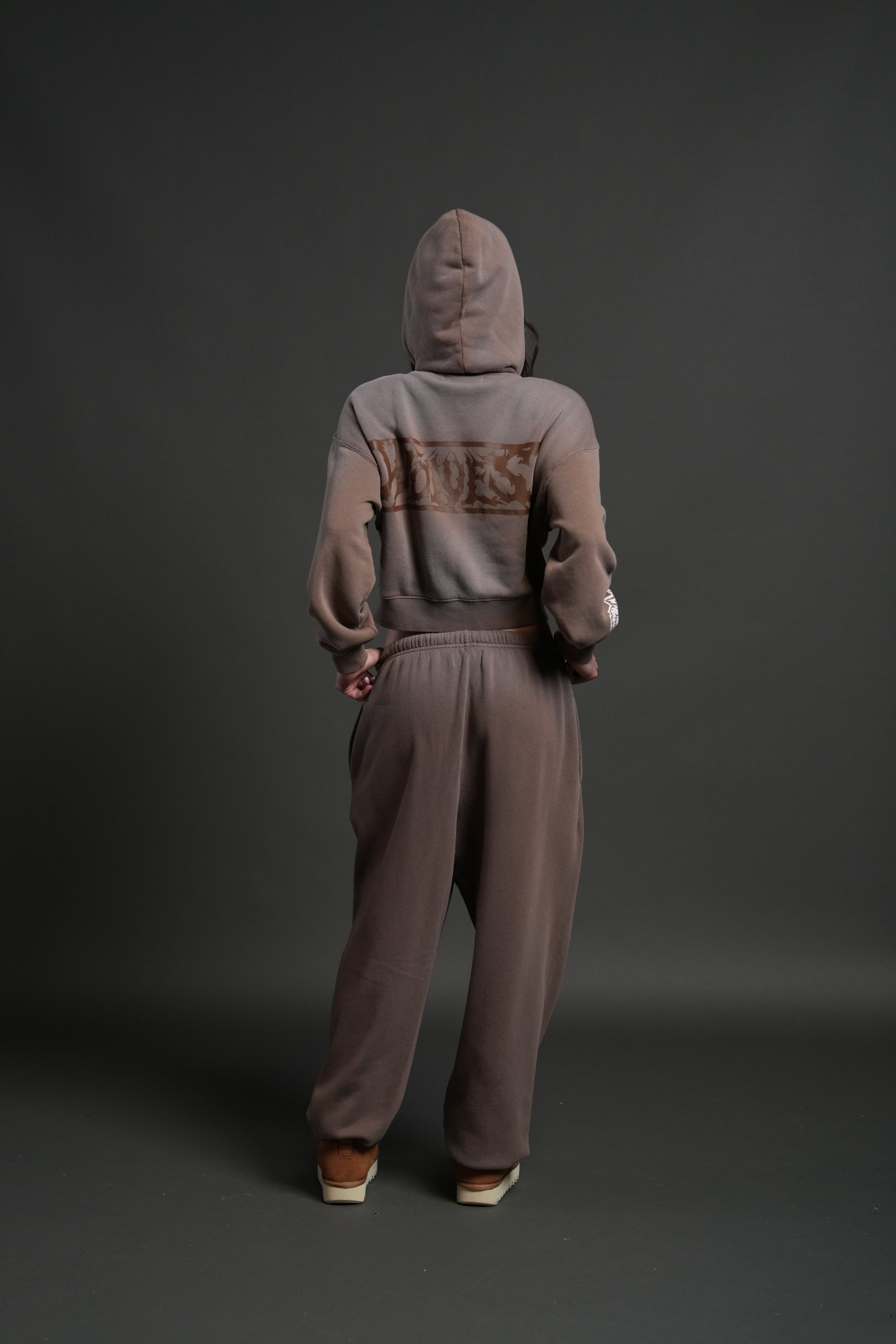 Midnight Wolves "Sage" Cropped Zip Hoodie in Mojave Brown Drift Wash — imagem 4