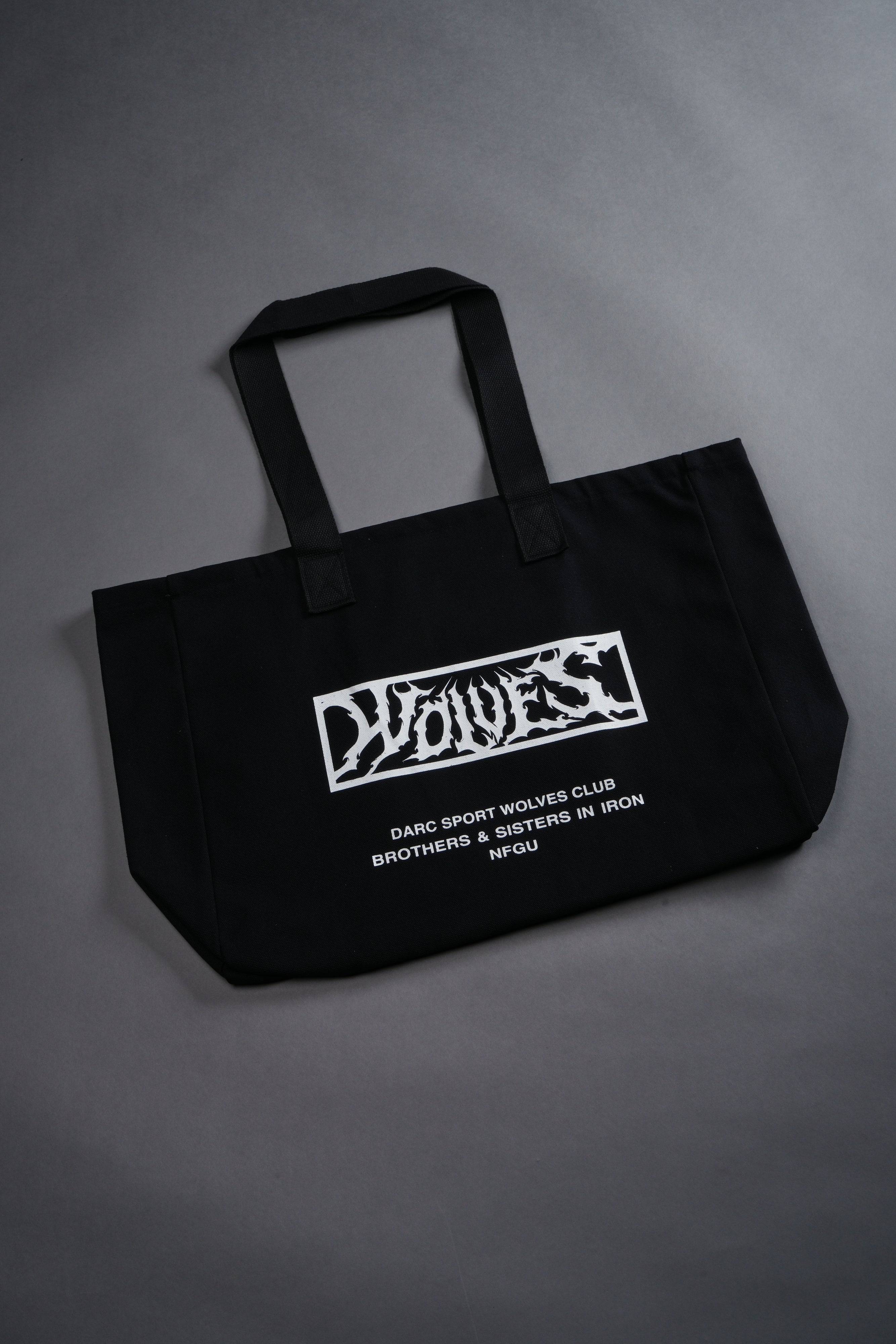 Shielded Heart Canvas Tote Bag in Black — imagem 5
