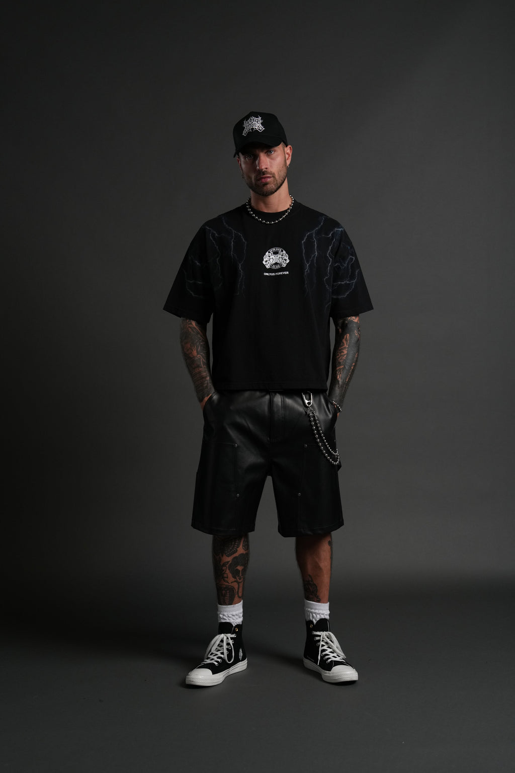 Lightning Strike Grunge "Box Cut" Tee in Black — imagem 5