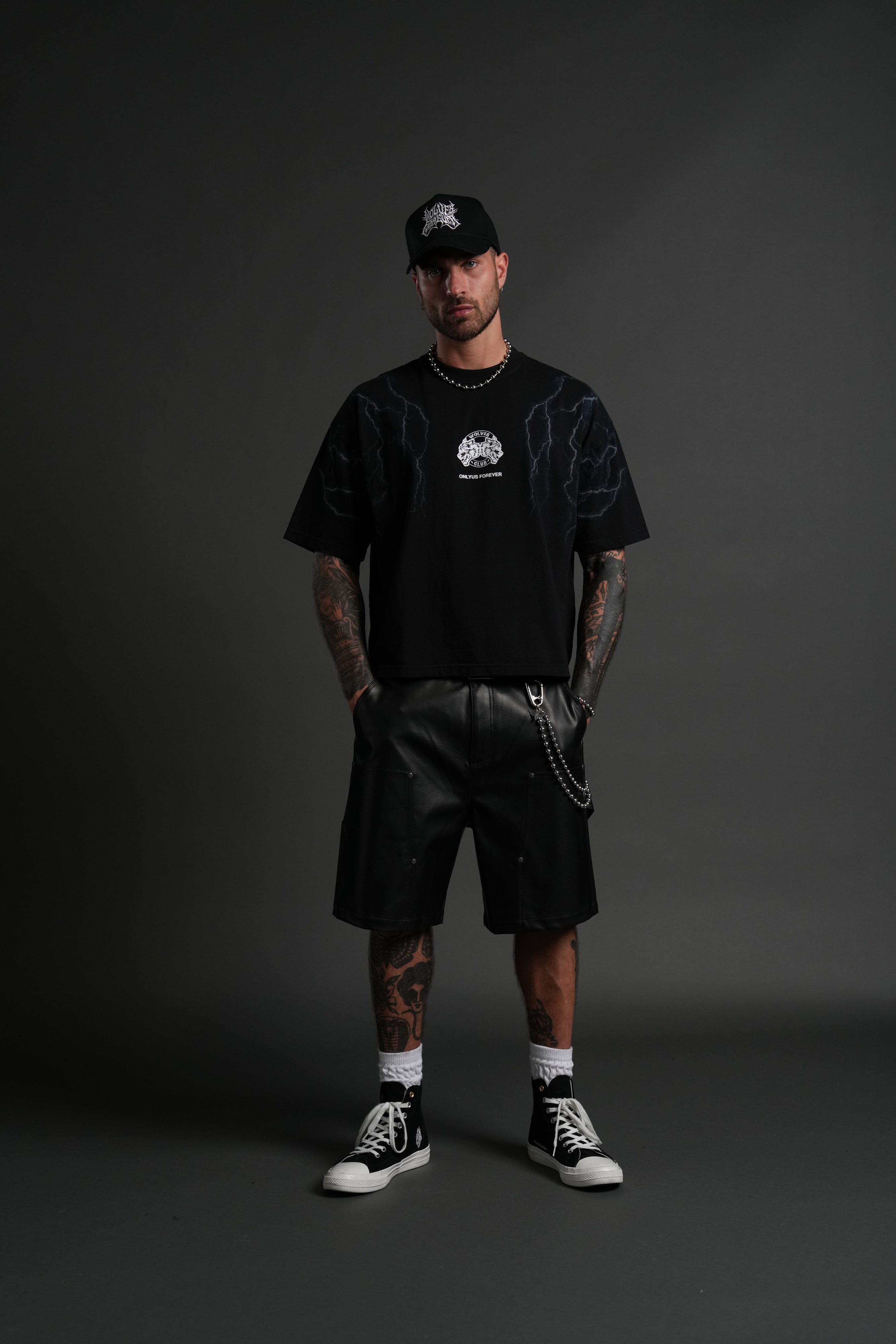 Lightning Strike Grunge "Box Cut" Tee in Black — imagem 5
