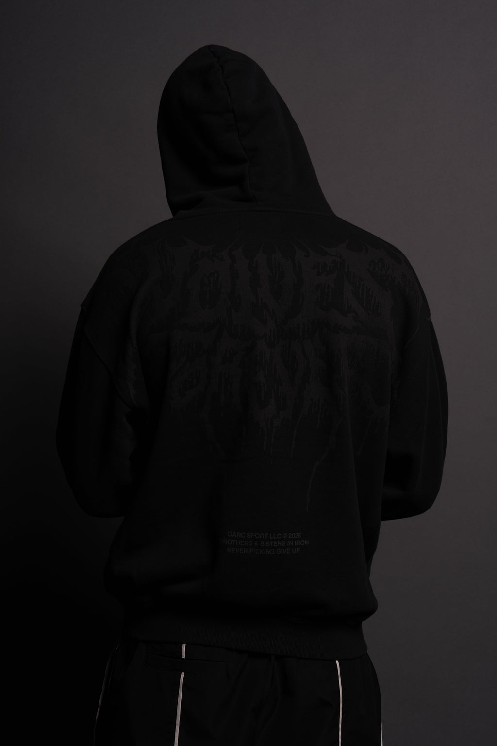 Oni Code "Pierce" Hoodie in Black - imagem 2