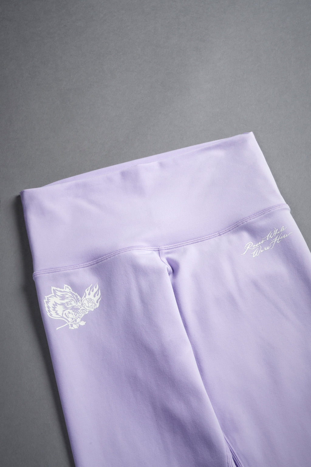 The Wolf and The Rose "Energy" Full Length Leggings in Ghost Orchid — imagem 7