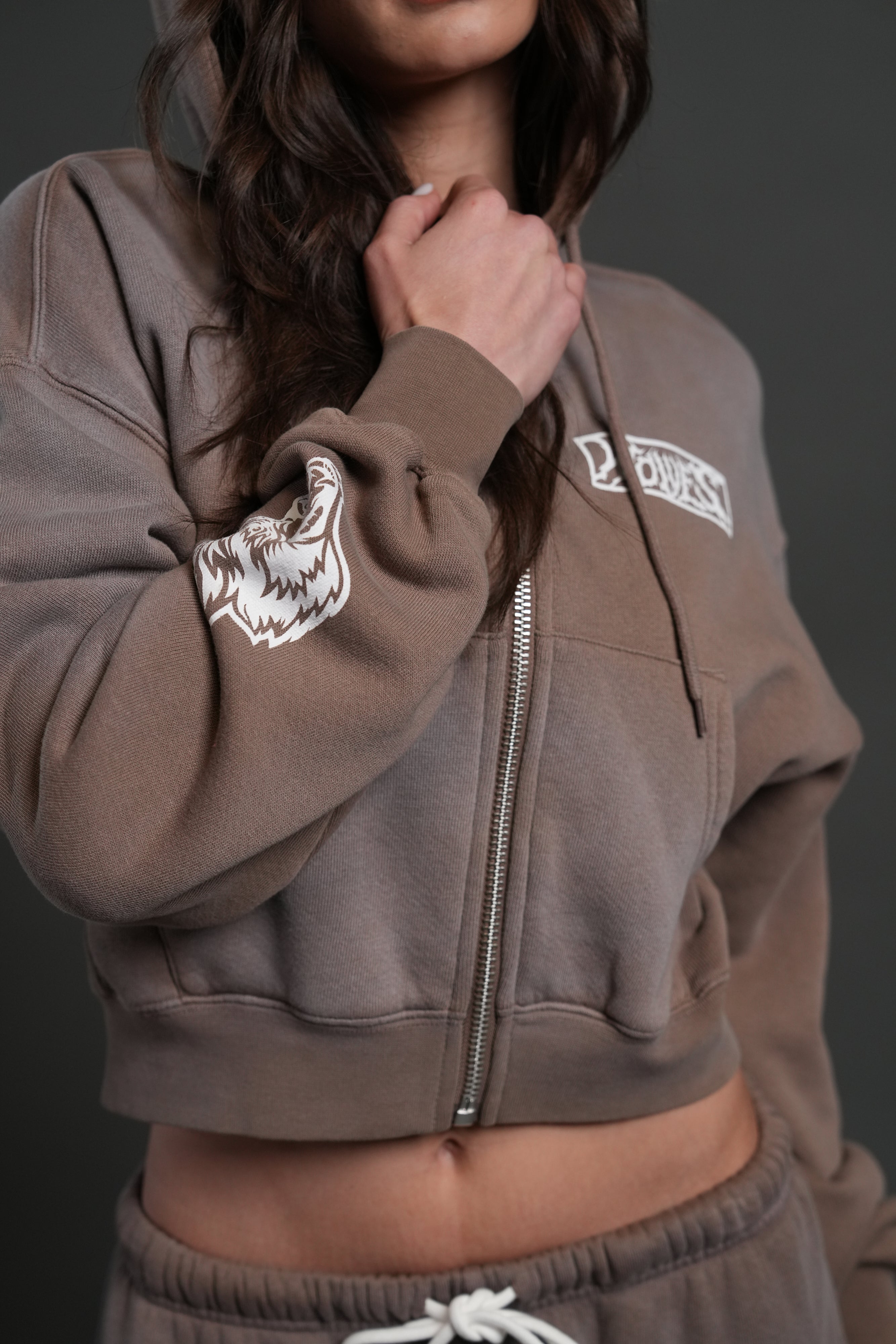 Midnight Wolves "Sage" Cropped Zip Hoodie in Mojave Brown Drift Wash — imagem 5
