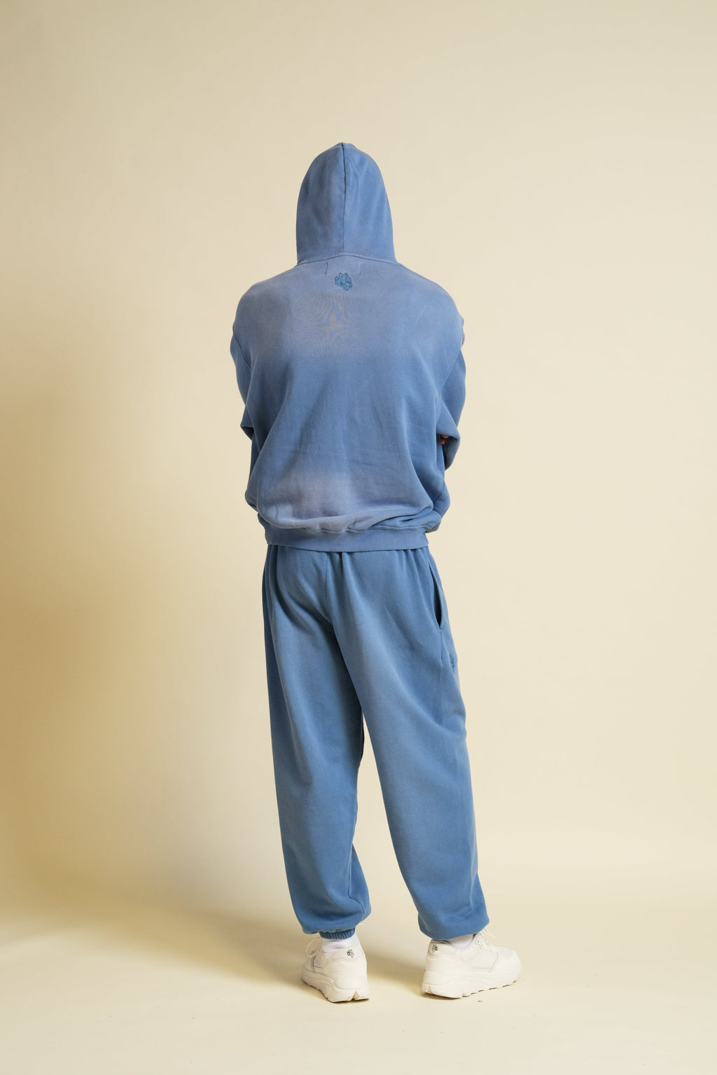 Loyalty Forever "Pierce" Hoodie in Catalina Blue Sun Fade — imagem 6