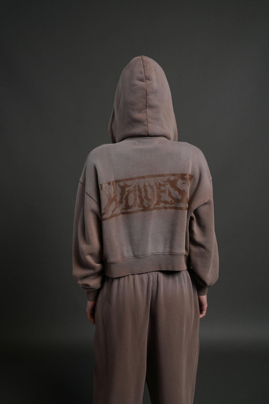 Midnight Wolves "Sage" Cropped Zip Hoodie in Mojave Brown Drift Wash — imagem 2