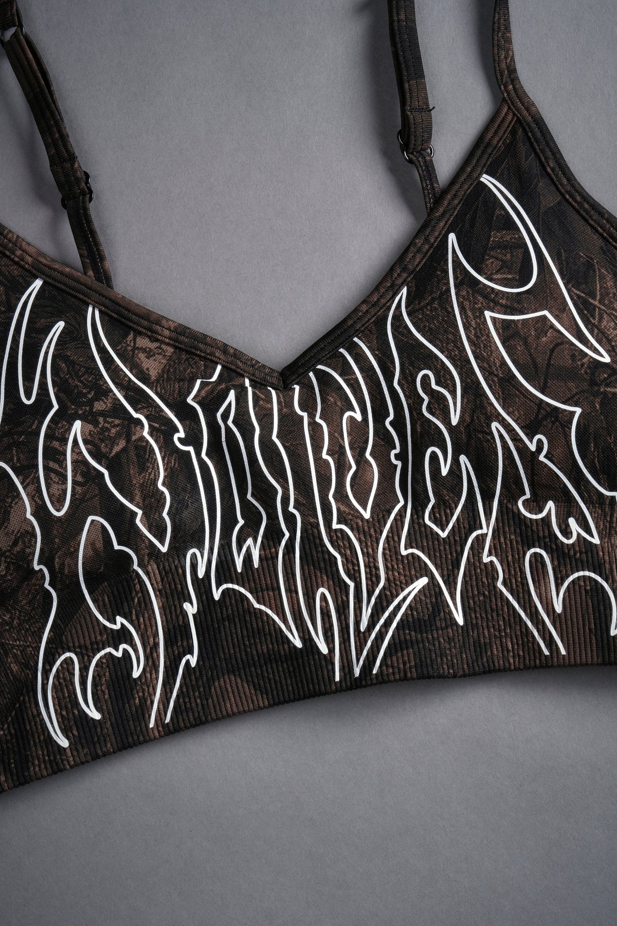 Hesh Forever "Everson Seamless" Sports Bra in Brown Driftwood Forest Camo - imagem 8