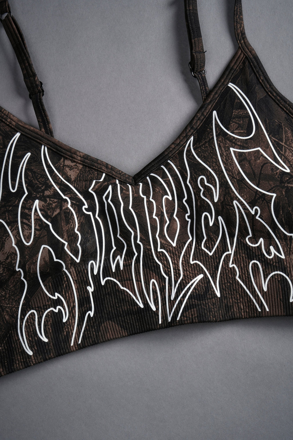 Hesh Forever "Everson Seamless" Sports Bra in Brown Driftwood Forest Camo — imagem 8
