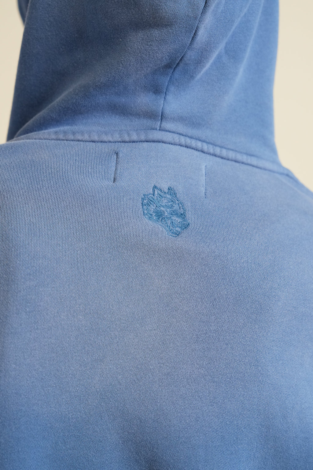 Loyalty Forever "Pierce" Hoodie in Catalina Blue Sun Fade — imagem 8