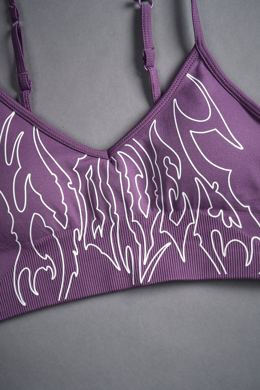 Hesh Forever "Everson Seamless" Sports Bra in Darc Violet — imagem 8