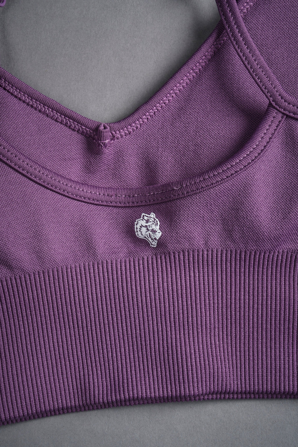 Hesh Forever "Everson Seamless" Sports Bra in Darc Violet — imagem 9