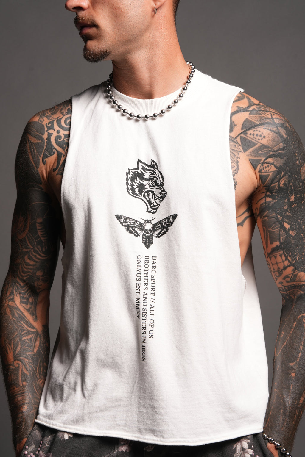 Big Wolf Head Grunge Raw Hem Box Cut Tommy Muscle Tee In Cream - imagem 7